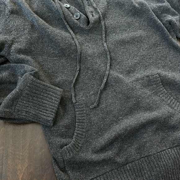 Splendid Mills - Hooded Sweater - Picture 3 of 3